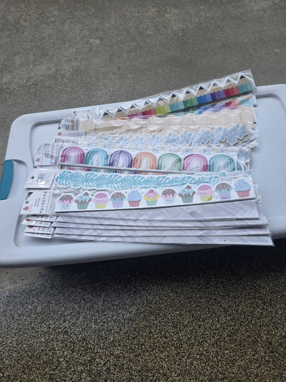 DECORATIVE BORDER TRIM ASSORTED 25 PACKAGES